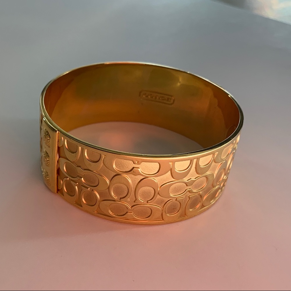 - Coach thick gold bangle bracelet - Picture 5 of 6